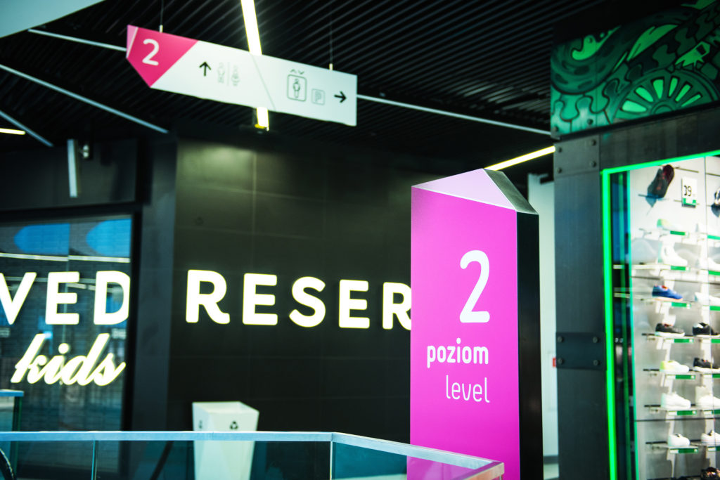 Wayfinding system in Galeria Katowice mall