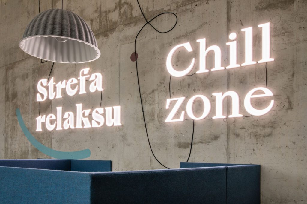 Wayfinding system & environmental graphics in dormitory Chill Inn in Lodz