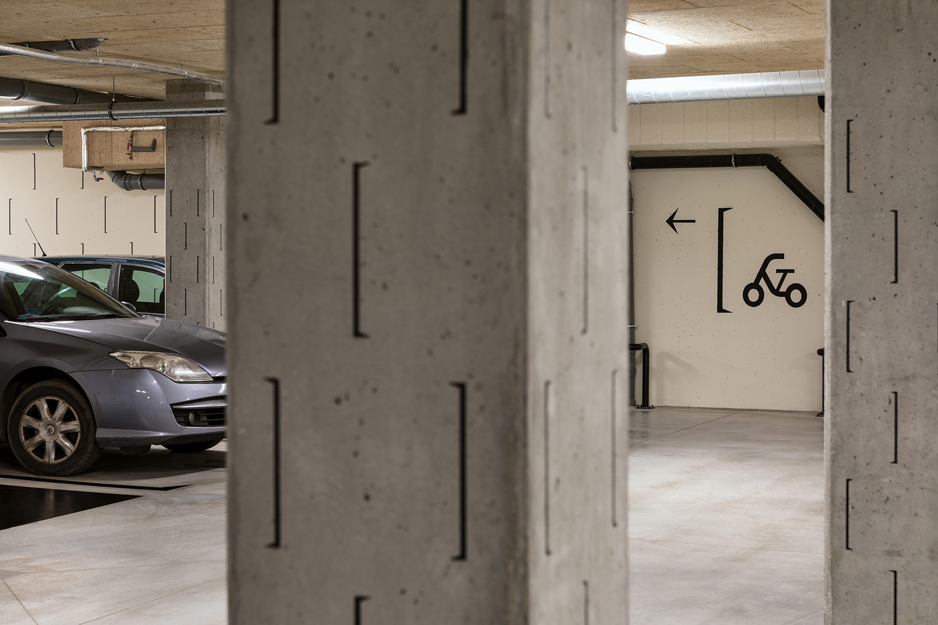 Environmental graphics in Wiszace Ogrody apartments in Lodz