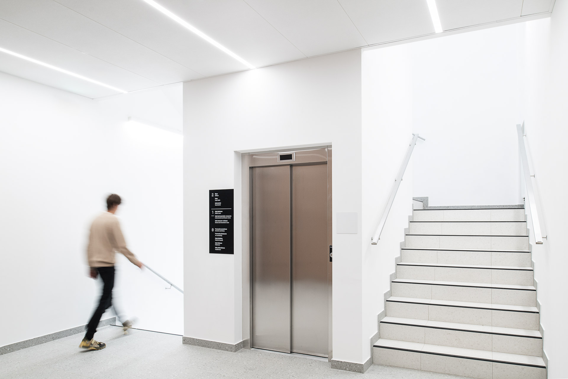 Municipal Cultural Centre elevator wayfinding system