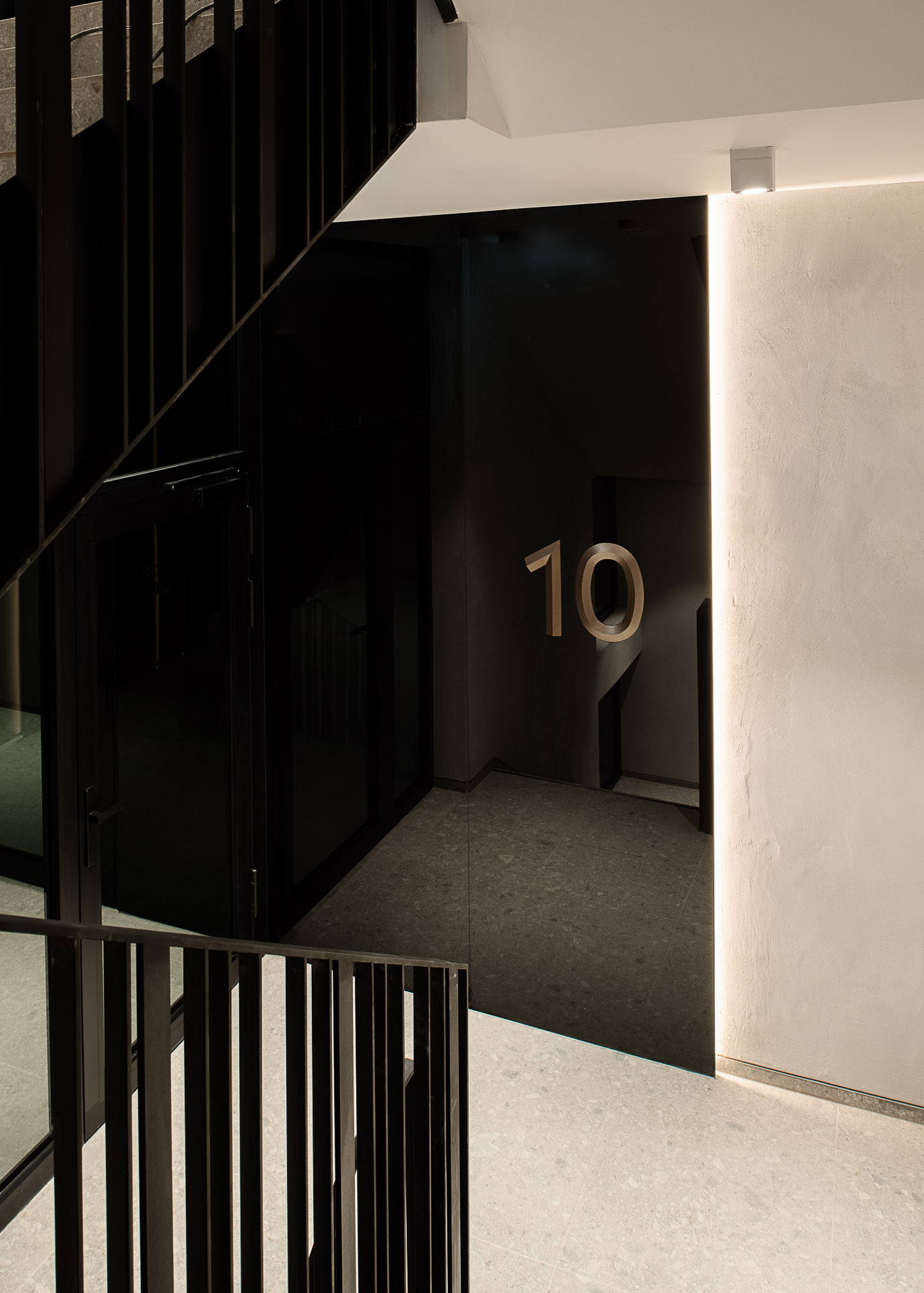 Floor number in staircase Noho Investment