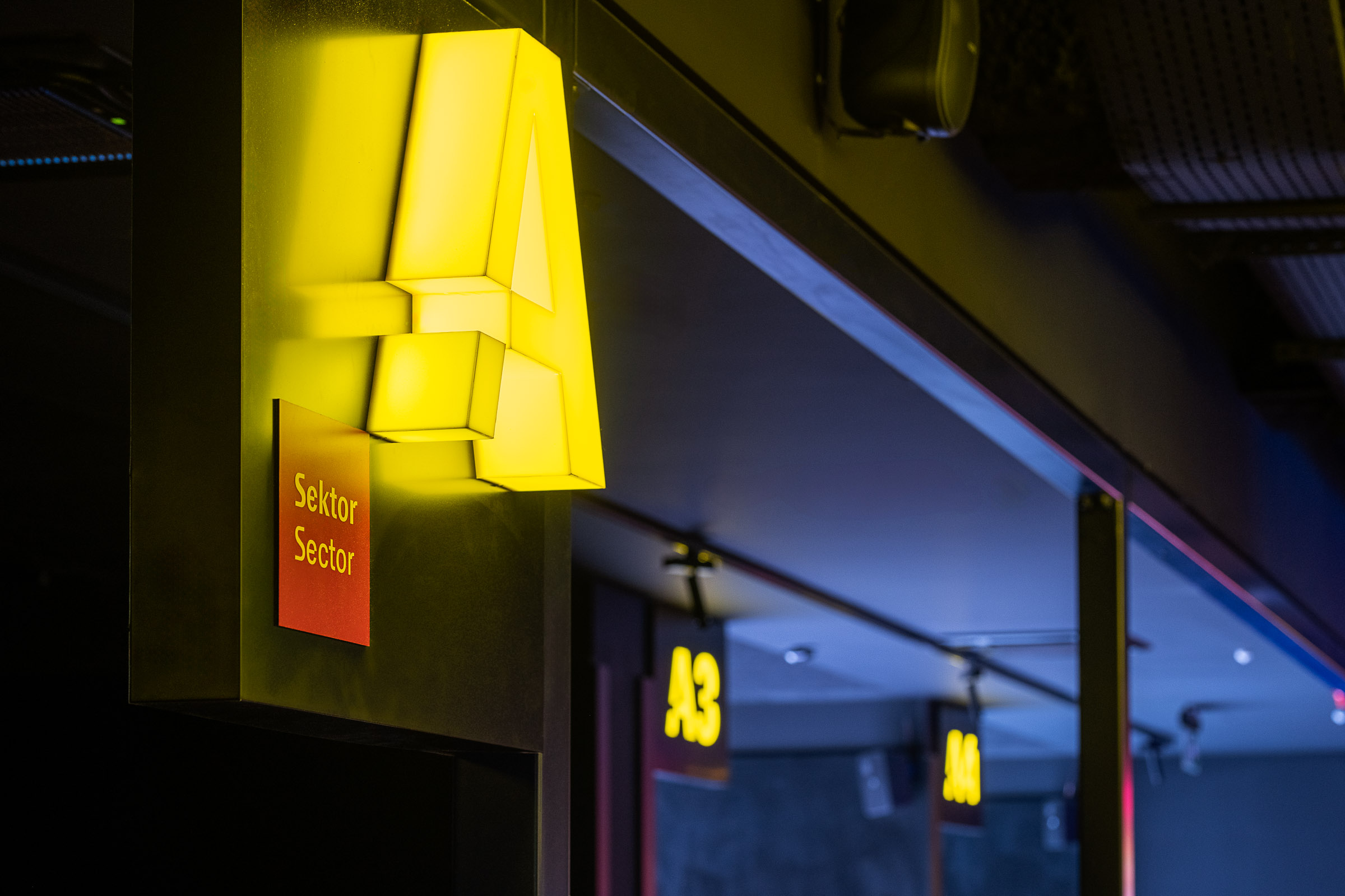 Wayfinding system for Pixel XL in Katowice