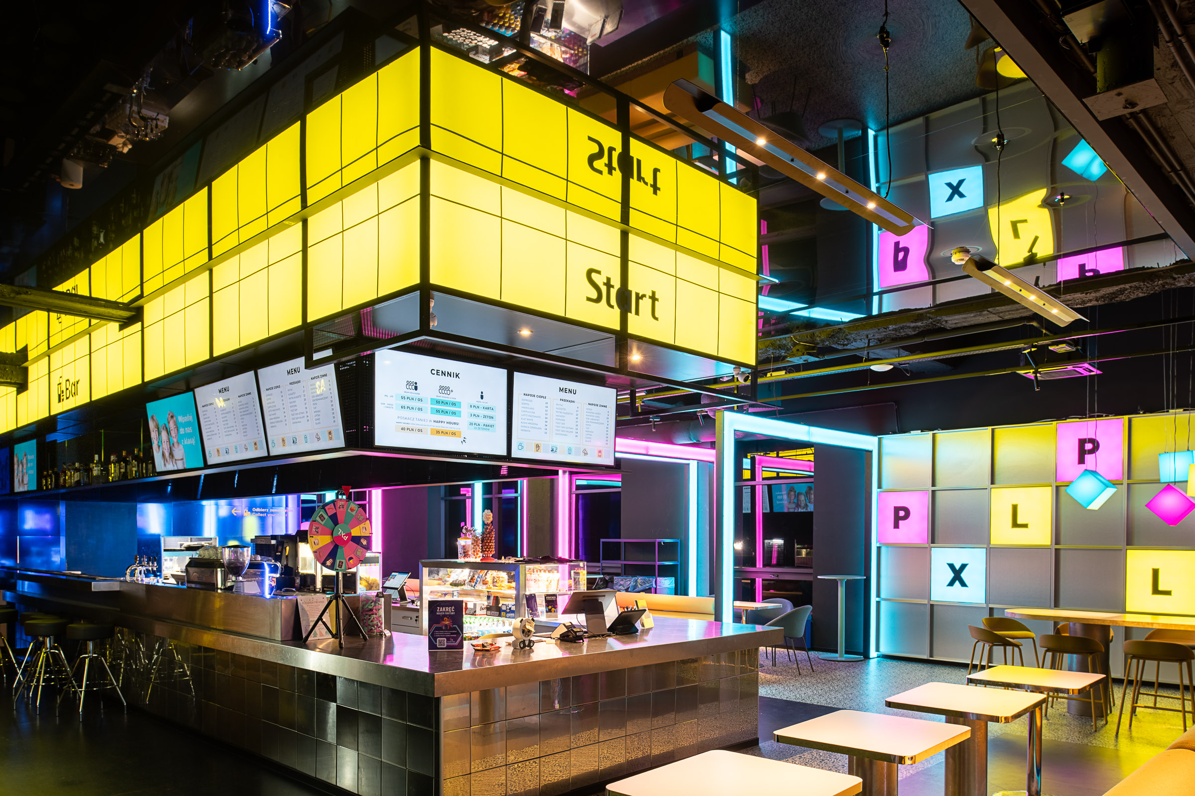 Wayfinding system for Pixel XL in Katowice arcade Game Center