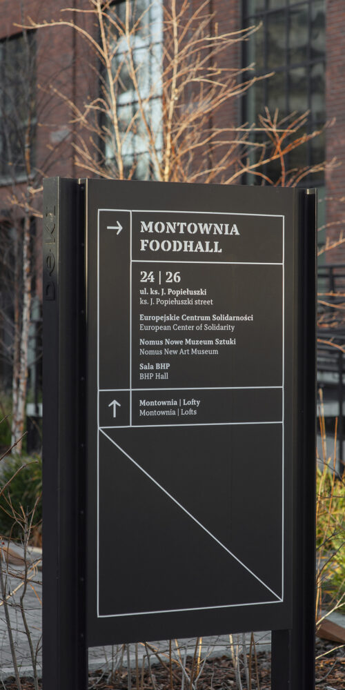Pylon kierunkowy systemu informacji wizualnej