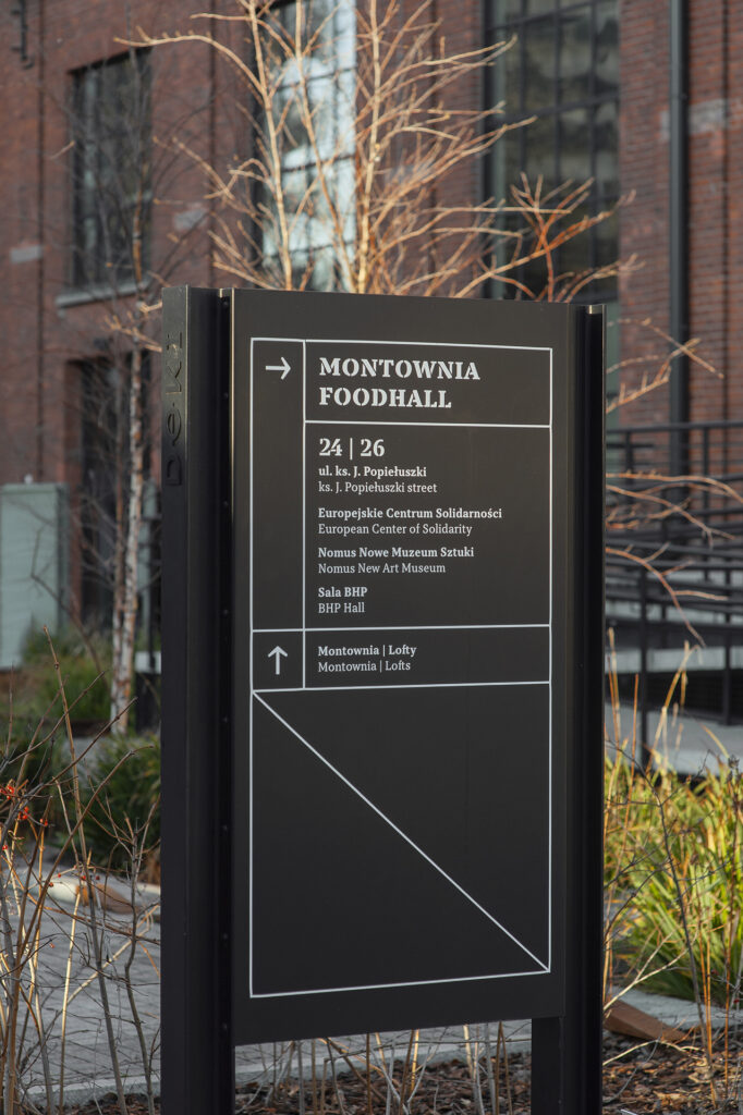 Pylon kierunkowy systemu informacji wizualnej