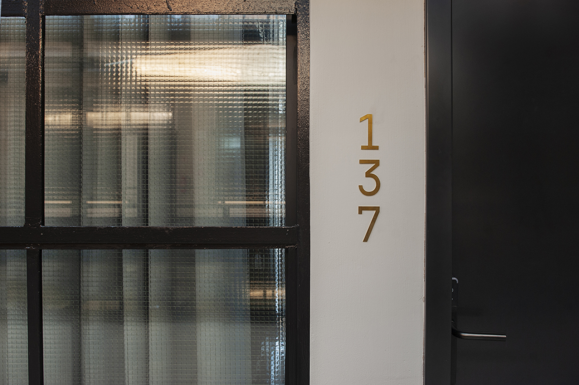 Aparthotel Montownia in Gdansk number signage