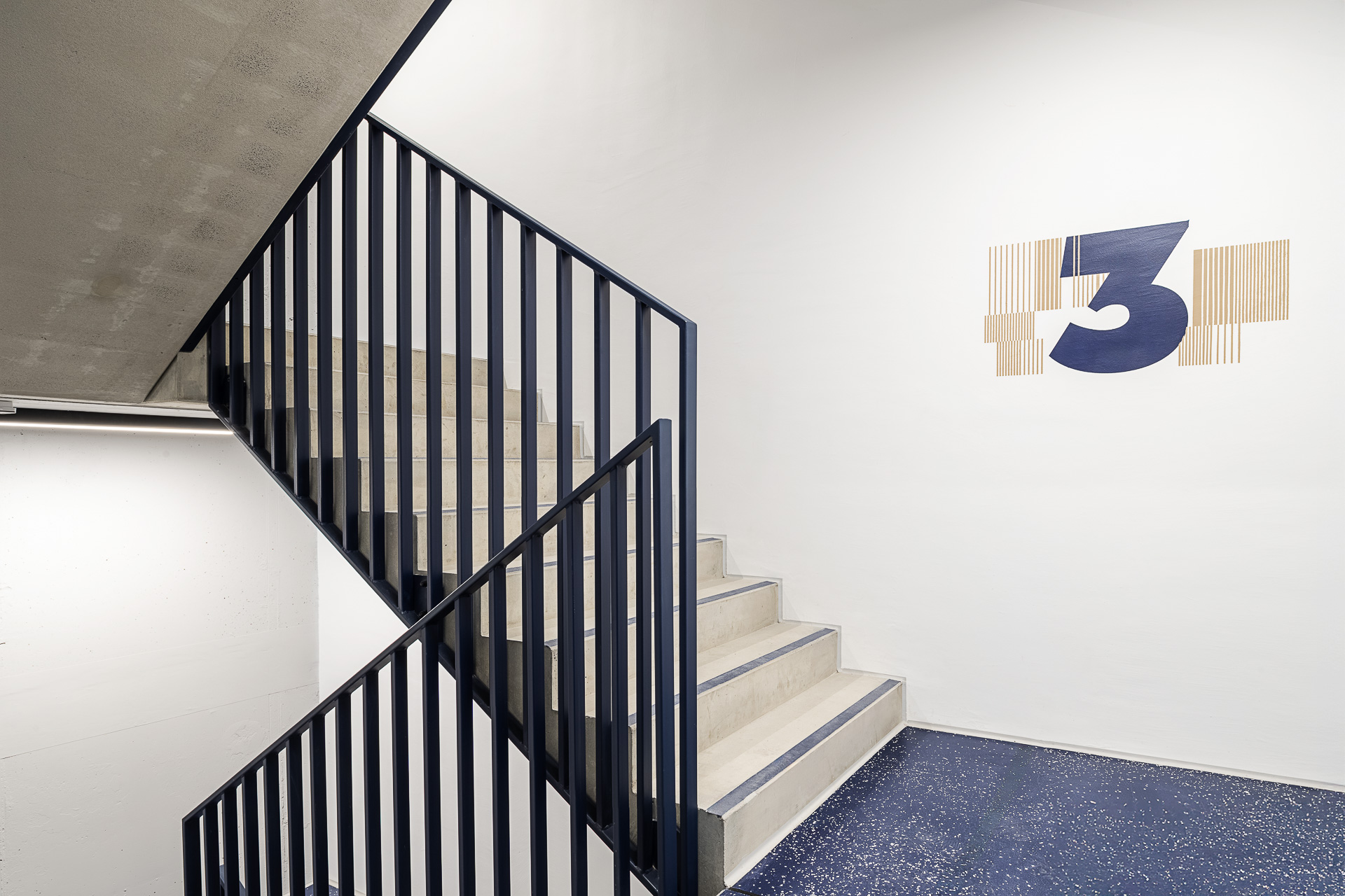 ATAL SKY+ Katowice residential wayfinding floor number