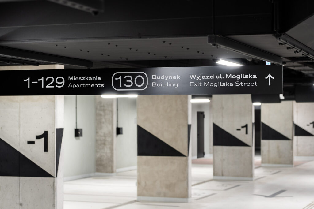 System informacji wizualnej Noho Investment Młyny Mogilska malowanie słupów