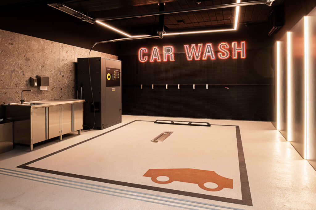 Signage Młyny Mogilska Noho Investment car wash