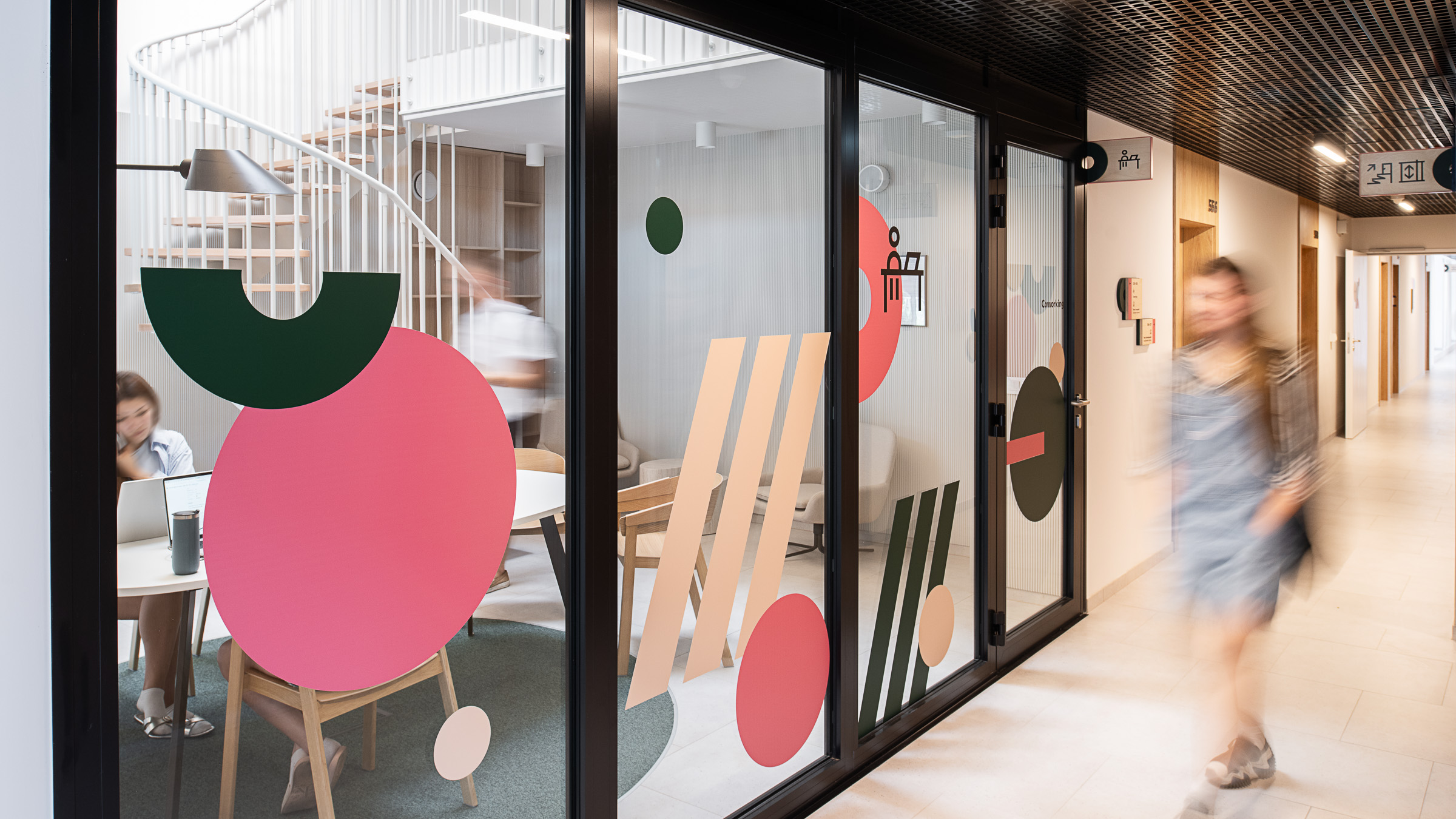 Wayfinding system residential building