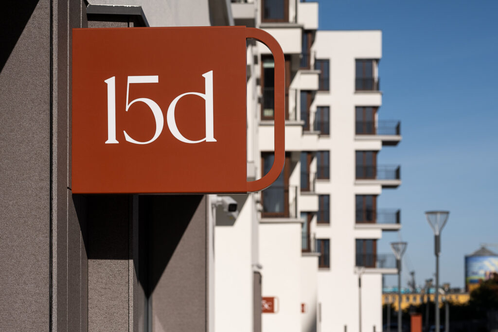 Vastint Waterfront in Gdynia semafor na budynku mieszkalnym