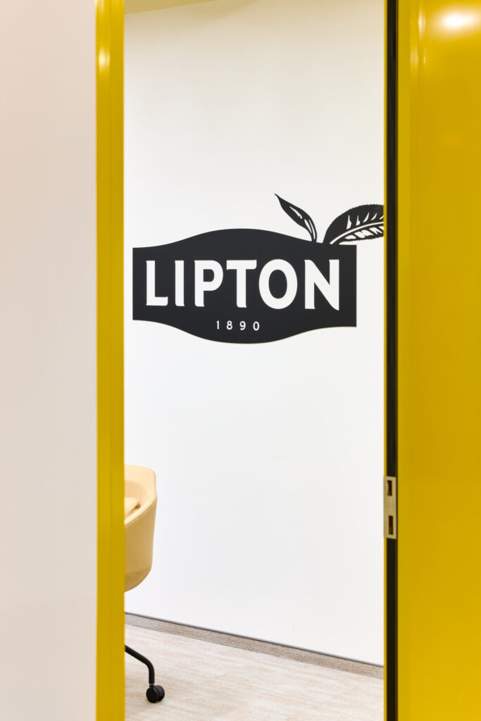 LIPTON Teas and Infusions Global HUB logo lipton