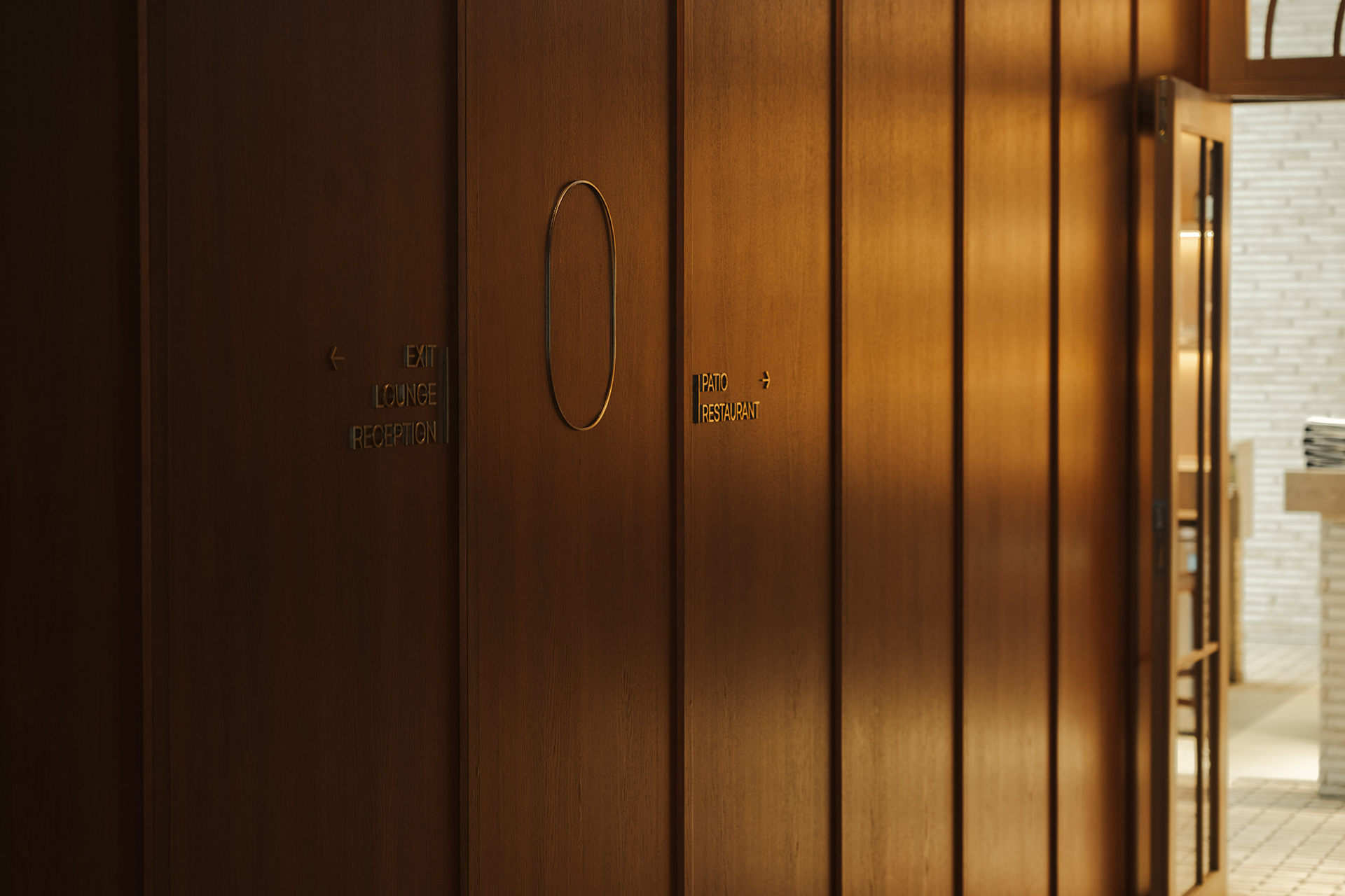 Informacja z numerem piętra w Puro Hotel Warszawa